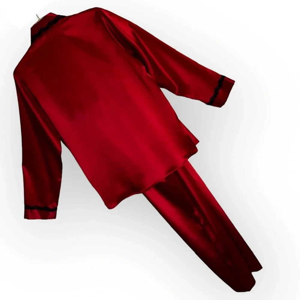 Private Luxuries 2 Piece Long-Sleeve Red Satin Pajama Set Perfect Condition NWOT - Picture 9 of 16